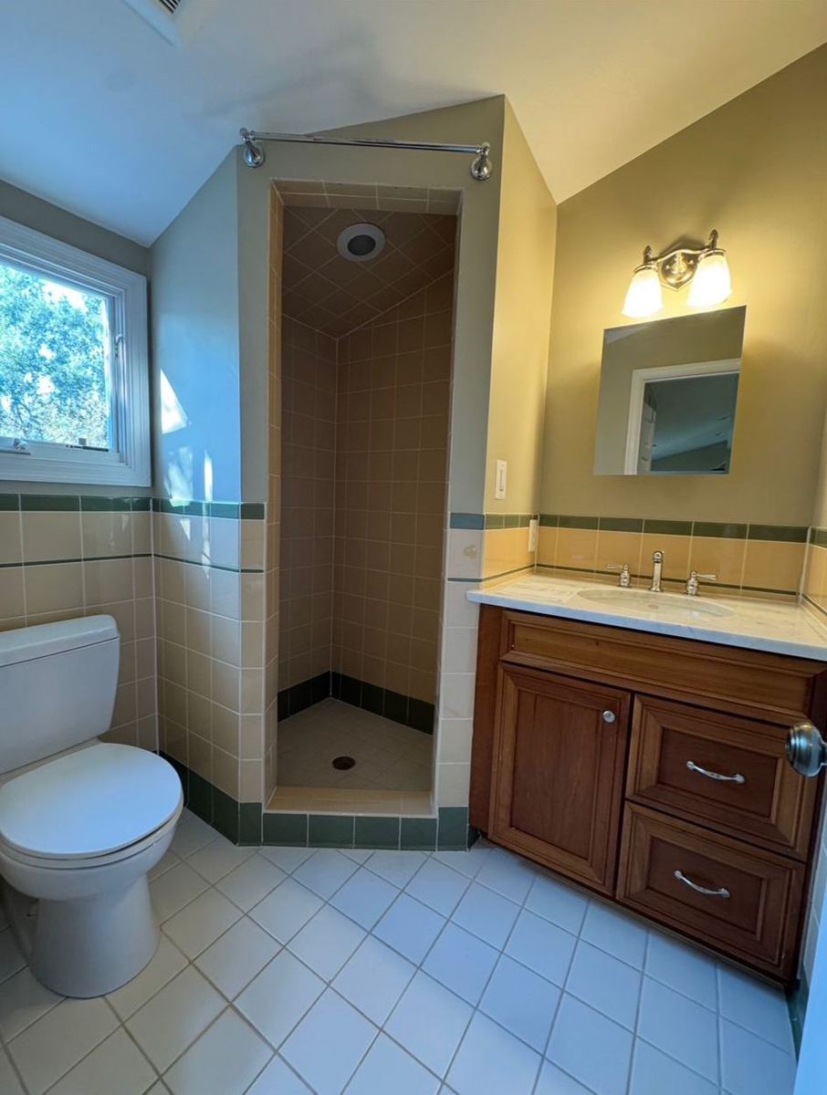 Bathroom before remodel
